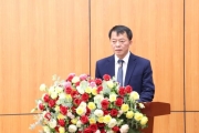 Đồng chí Phạm Hồng Thanh, Phó Chánh Văn phòng UBND tỉnh báo cáo kết quả thực hiện nhiệm vụ năm 2023, phương hướng nhiệm vụ năm 2024 của Văn phòng UBND tỉnh.