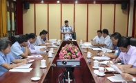 Đồng chí Lương Văn Đoàn, Chánh Văn Phòng UBND tỉnh phát biểu tại cuộc họp.