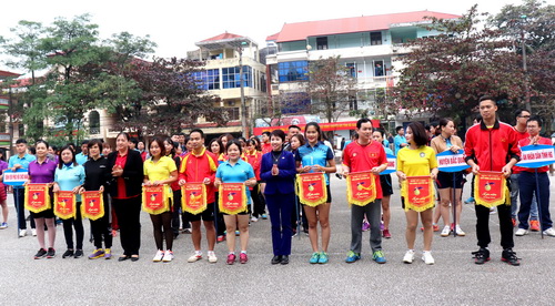 Văn phòng UBND tỉnh tham dự giải Bóng chuyền hơi tỉnh Hà Giang năm 2018