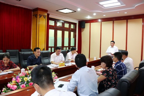 Đồng chí Phó Chủ tịch Thường trực UBND tỉnh Nguyễn Minh Tiến chủ trì buổi làm việc Ban quản lý dự án Đầu tư xây dựng công trình Nông nghiệp và PTNT.