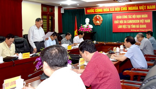 Đồng chí Thượng tướng Nguyễn Văn Rinh, Chủ tịch Hội Nạn nhân chất độc da cam/dioxin Việt Nam phát biểu tại buổi làm việc.