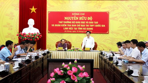 Thứ trưởng Bộ Giáo dục và Đào tạo Nguyễn Hữu Độ phát biểu kết luận tại buổi làm việc với tỉnh Hà Giang.