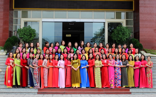 Phụ nữ Văn phòng Đoàn ĐBQH, HĐND và UBND tỉnh hưởng ứng “Tuần lễ Áo dài - Di sản văn hóa Việt Nam”