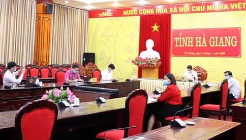 Các đại biểu dự Lễ công bố trực tuyến chỉ số PAPI 2019 tại điểm cầu tỉnh Hà Giang.