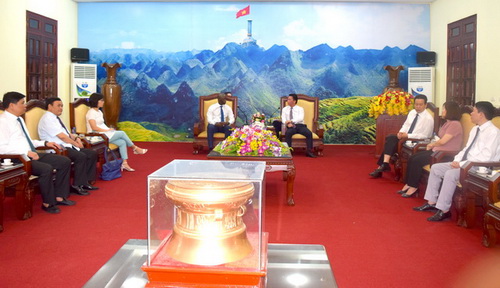 Bí thư Tỉnh ủy Đặng Quốc Khánh tiếp xã giao Đoàn công tác Ngân hàng Thế giới tại Việt Nam.
