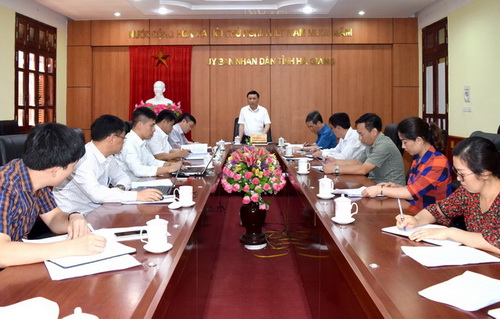 Đồng chí Nguyễn Minh Tiến, Phó chủ tịch Thường trực UBND tỉnh chủ trì và phát biểu chỉ đạo tại buổi làm việc với Văn phòng Điều phối Nông thôn mới tỉnh.
