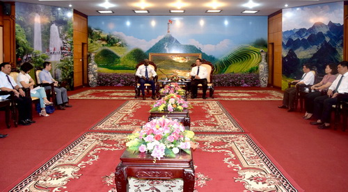 Toàn cảnh buổi tiếp xã giao của Phó Bí thư Tỉnh ủy, Chủ tịch UBND tỉnh với Đoàn công tác Ngân hàng Thế giới tại Việt Nam.