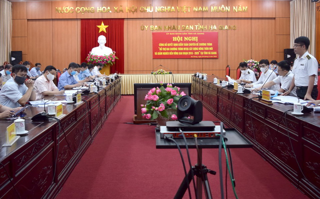 Toàn cảnh Hội nghị Công bố Quyết định Kiểm toán Chuyên đề Chương trình “Hỗ trợ hai chương trình MTQG xây dựng NTM và giảm nghèo bền vững giai đoạn 2016 - 2020” tại tỉnh Hà Giang.