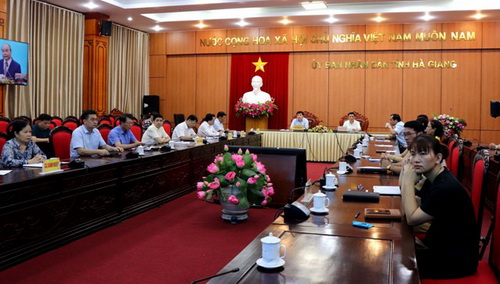 Các đại biểu dự hội nghị tại điểm cầu trụ sở UBND tỉnh Hà Giang.