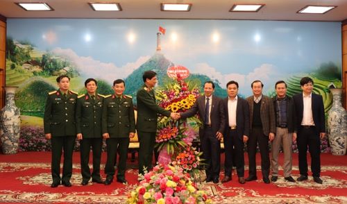 Bộ Tư lệnh quân khu 2 chúc Tết tại tỉnh Hà Giang