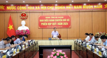 Đồng chí Nguyễn Văn Sơn, Chủ tịch UBND tỉnh, Trưởng Ban điều hành Chuyển đổi số tỉnh Hà Giang chủ trì phiên họp.